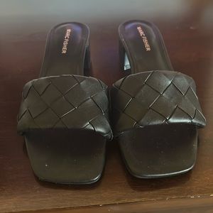 Marc Fisher Black Woven Slide 1 1/2” heel. Never Worn. EXCELLENT CONDITION!